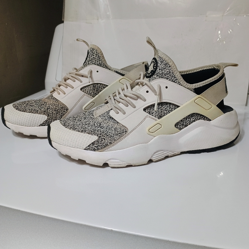 NIKE Air Huarache Run Ultra SE